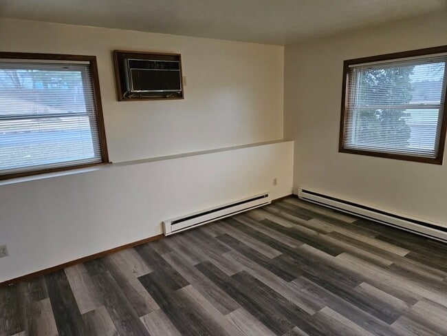 Building Photo - 175 Olson Dr W