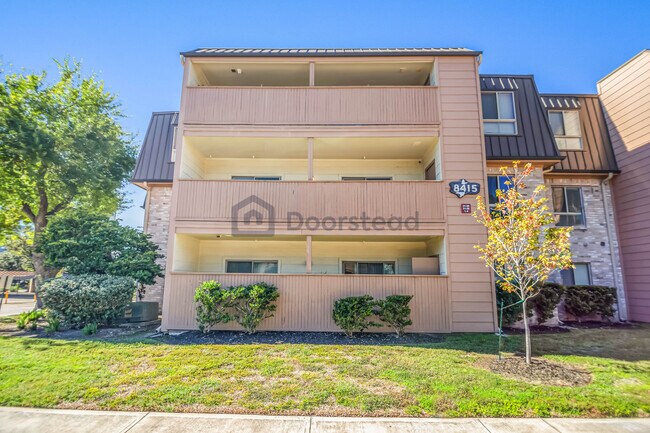 Foto del edificio - 8415 Hearth Dr