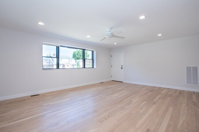 Foto del edificio - 99 Baldwin Pl