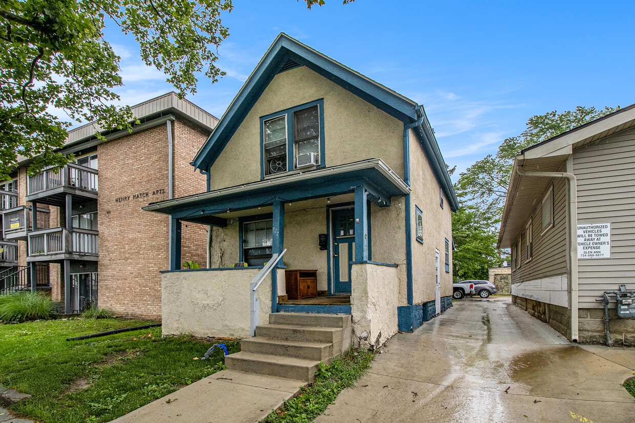 Photo - 927 S. Divison -