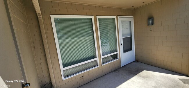 Foto del edificio - 1 br, 1 bath Condo - 11717 93rd Avenue Nor...