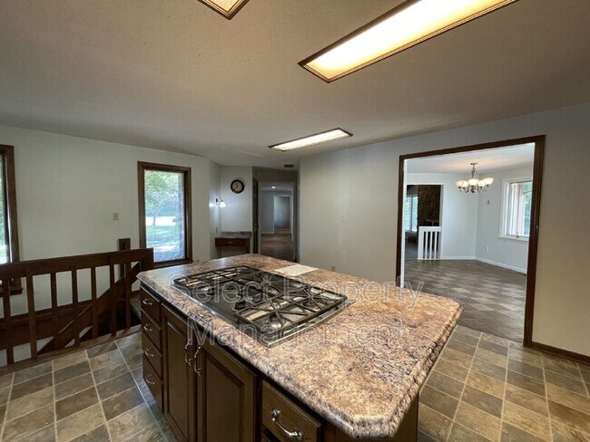 Building Photo - 1108 Southerly Point