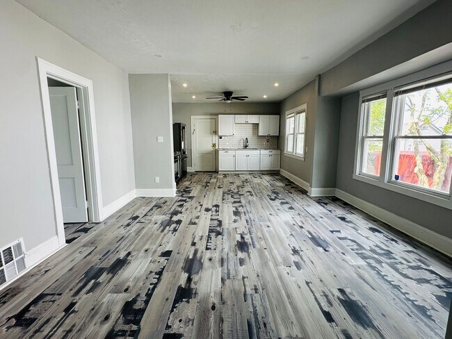 Building Photo - 4014 Cypress Ave