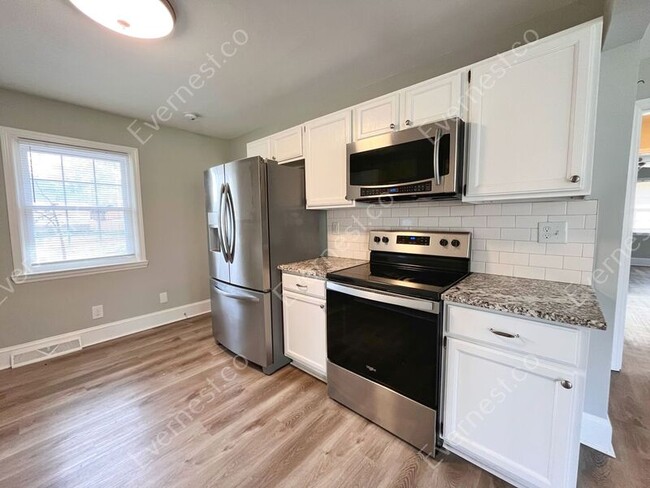 Building Photo - 622 Deese Rd