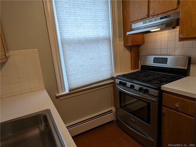 Foto del edificio - 341 Alden Ave