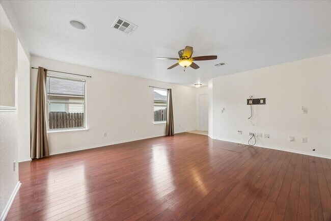 Foto del edificio - 141 Beech Dr