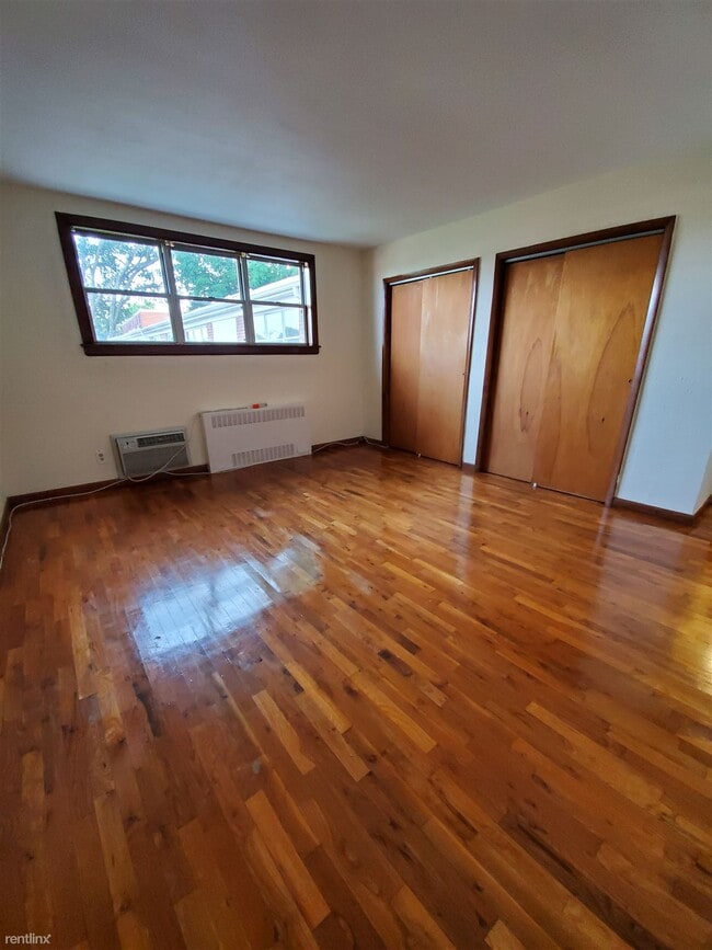 Building Photo - 2 br, 1 bath Condo - 11 Bedford Ave