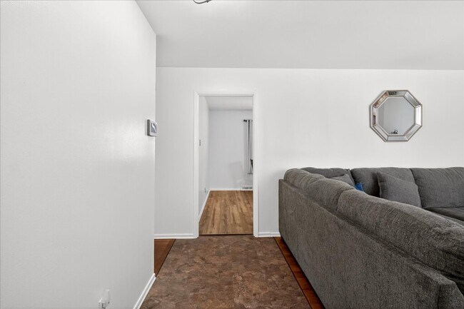 Foto del edificio - 354 Burncoate Dr