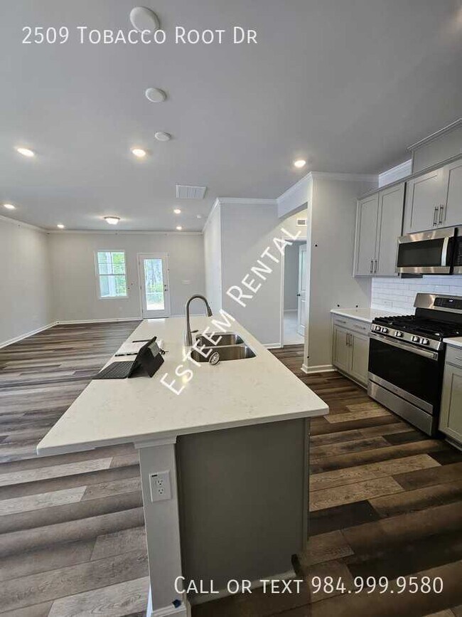 Foto del edificio - 2509 Tobacco Root Dr