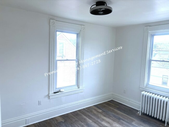 Building Photo - 1129 Chartiers Ave