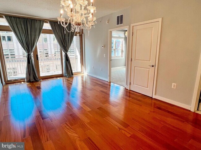 Foto del edificio - 888 N Quincy St