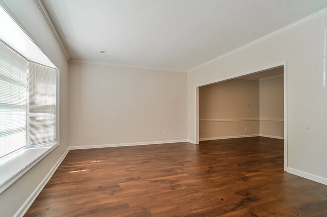 Building Photo - 3410 Northline Ave