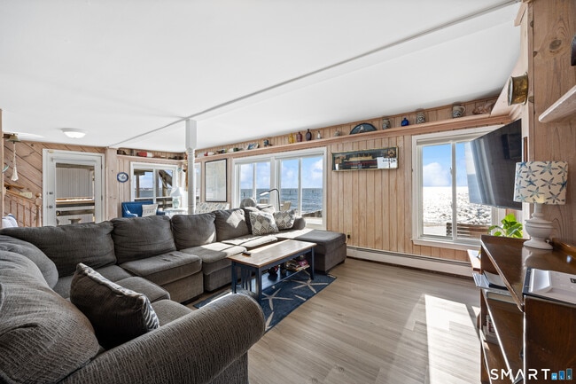 Foto del edificio - 33 Beach Rd W