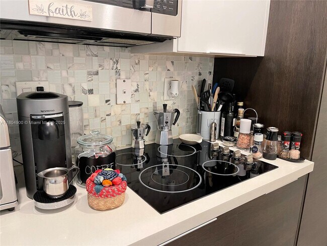 Foto del edificio - 10458 NW 67th St