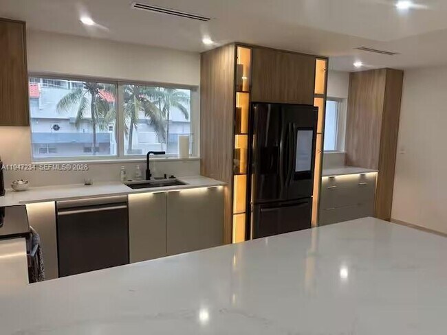 Foto del edificio - 3822 NE 171 St