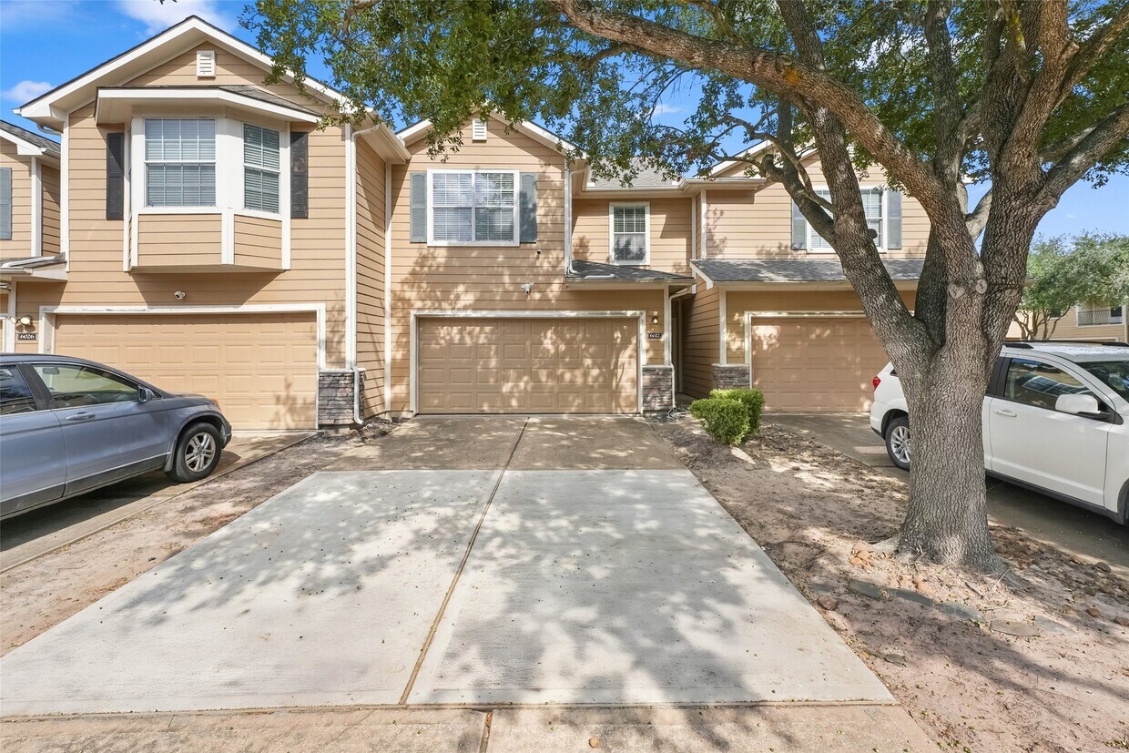 Foto principal - 6022 Yorktown Meadow Ln