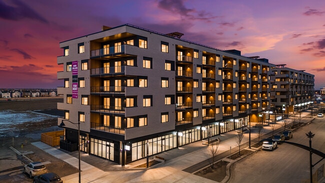 Photo du bâtiment - The Mondrian Condos