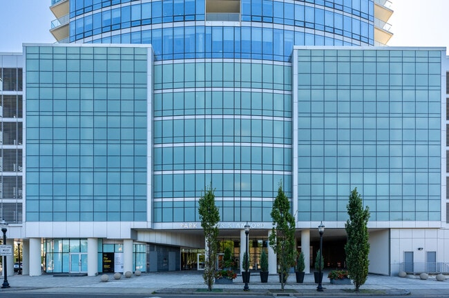 Building Photo - 1 Broad St