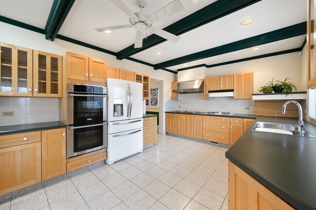 Foto del edificio - 1644 McGovern St