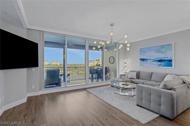 Foto del edificio - 420 Cove Tower Dr