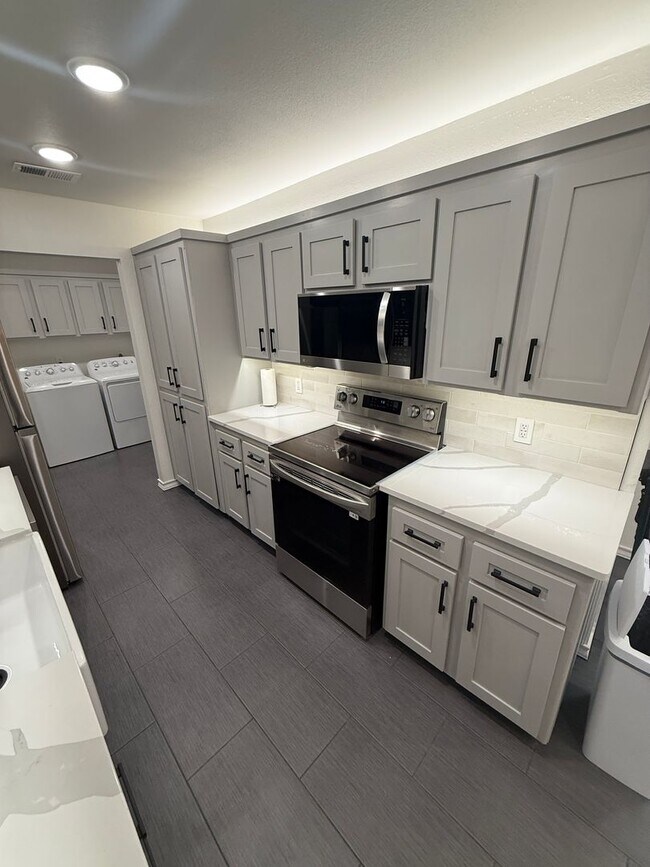Foto del edificio - Luxury 3/2/2 in Cooper school district!
