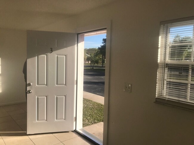 Foto del edificio - Vero Beach 2 Bedroom 1 Bath