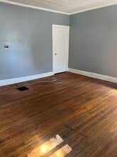 Building Photo - 610 Turtle St