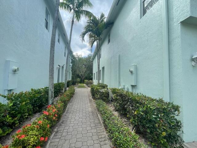 Foto del edificio - 3215 Laurel Ridge Cir