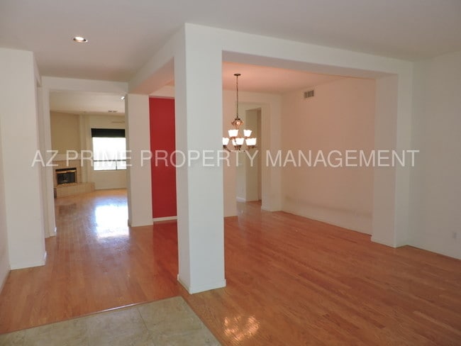 Building Photo - 309 W Mountain Sky Ave