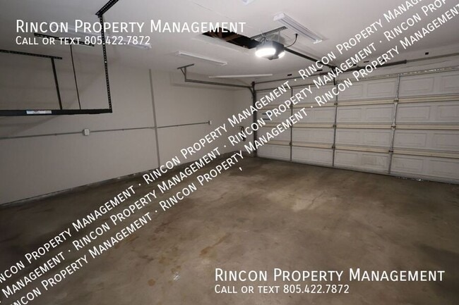 Building Photo - 2452 Manzanita Dr
