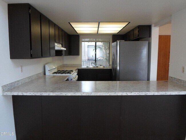 Building Photo - SPACIOUS PENTHOUSE - FOREST PROPERTIES