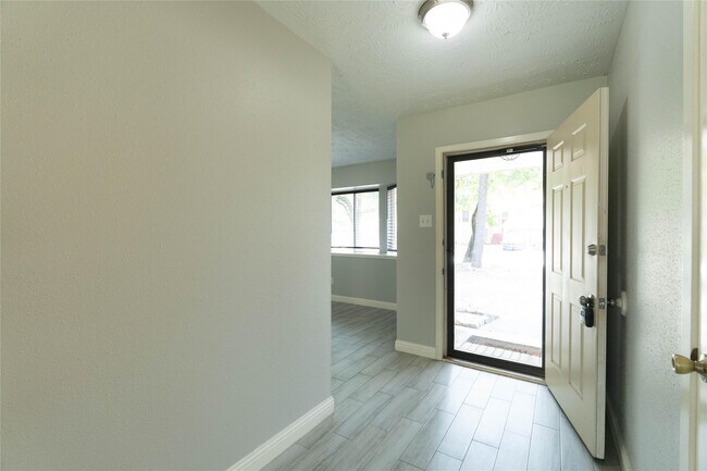 Foto del edificio - 9122 Benwick St