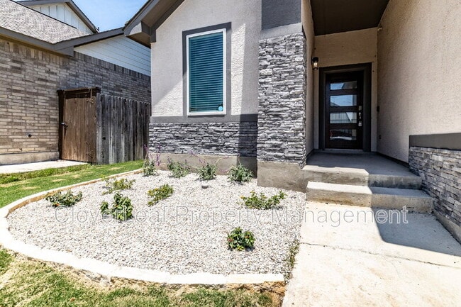 Building Photo - 12515 Yellowstone Point