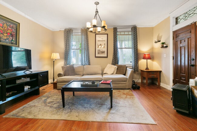 Photo - 3350 Jena St House