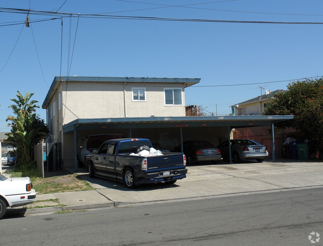 Building Photo - 2363 Wendell Ave
