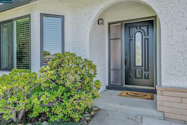 Building Photo - 2242 Westwood Ct