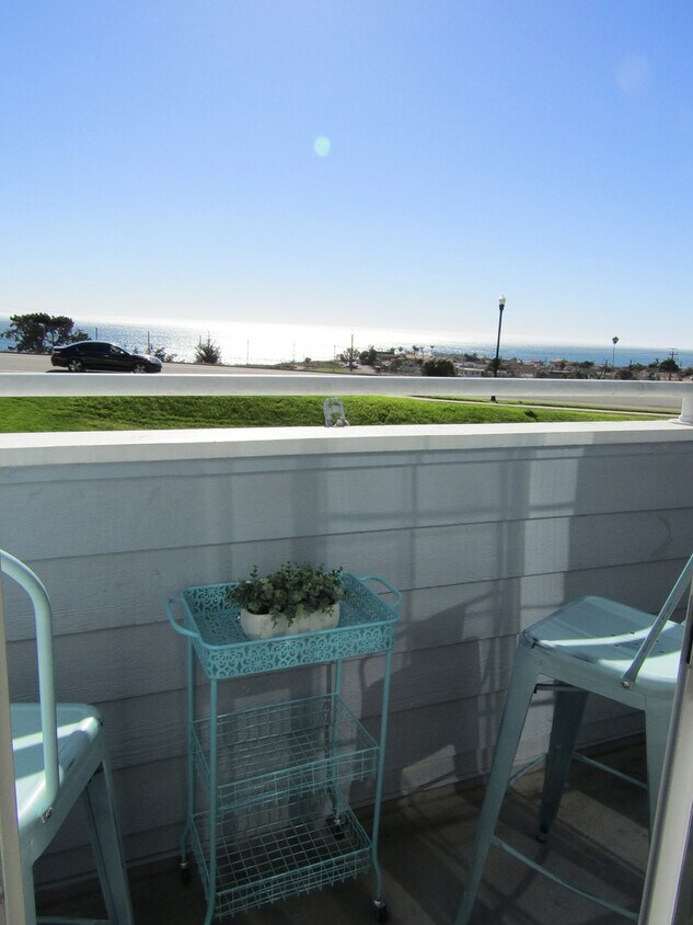 Foto principal - Gorgeous 1 Bed, 1 Bath Updated Condo in Sh...
