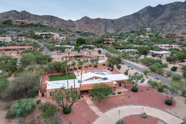 Foto del edificio - 4601 E Mockingbird Ln