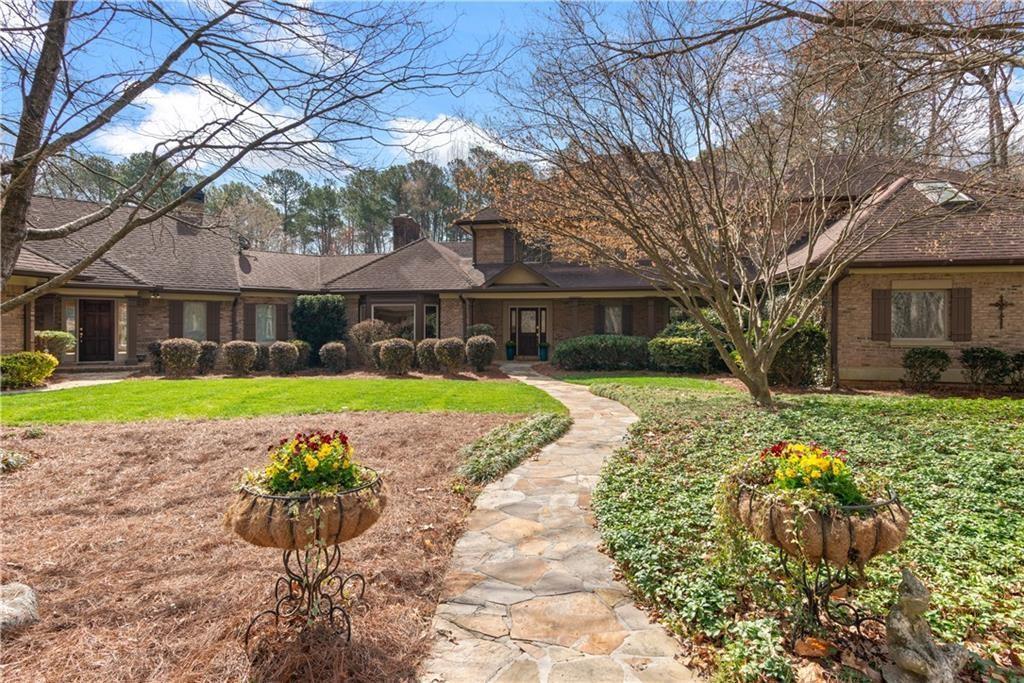 Foto principal - 15905 Westbrook Rd