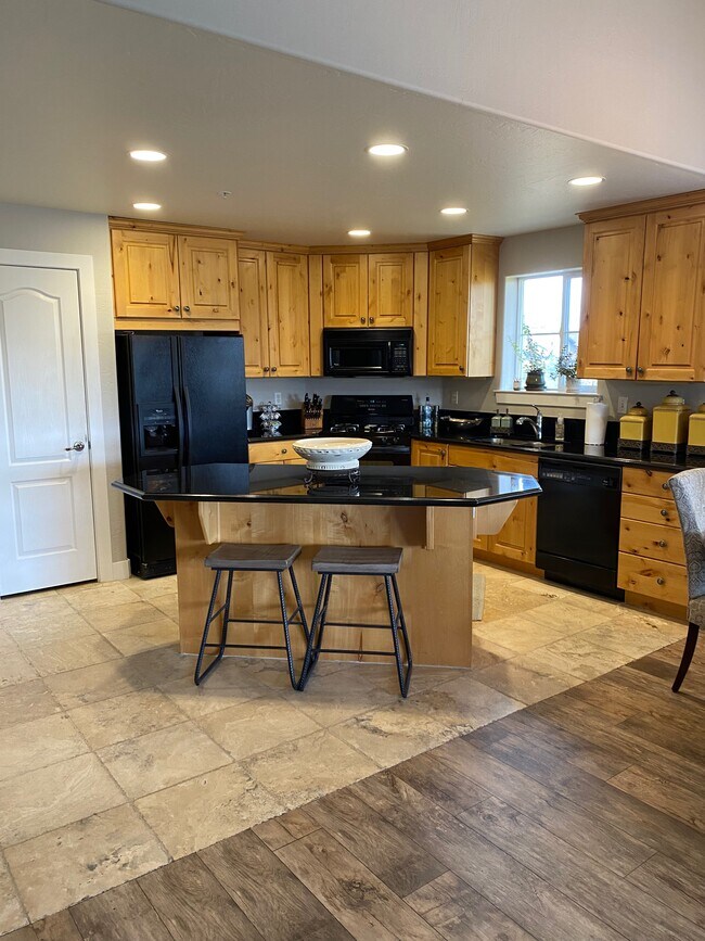 kitchen/Pantry - 5135 Cove Canyon Dr