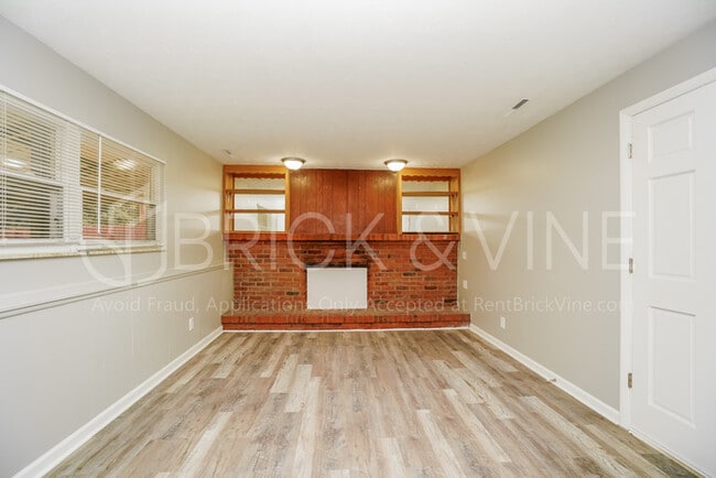 Foto del edificio - 1717 Demorest Rd