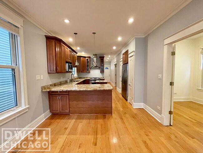 Foto del edificio - 3448 N Damen Ave