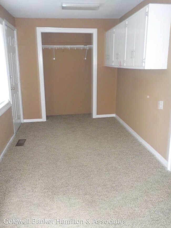 Building Photo - 1612 21st St SE