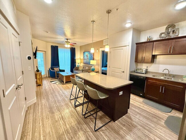 Foto del edificio - 460 E 400 S