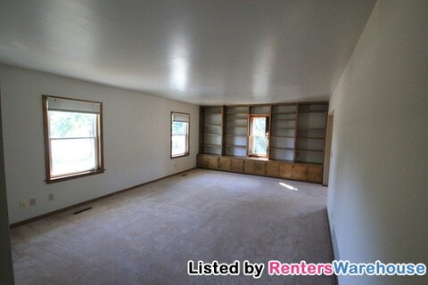 Building Photo - 10930 Hanson Blvd NW
