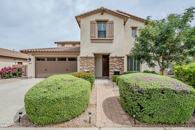 Building Photo - 2744 E Donato Dr