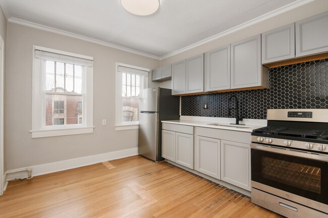 Foto del edificio - 975 N Washington St