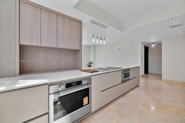 Foto del edificio - 3330 NE 190th St