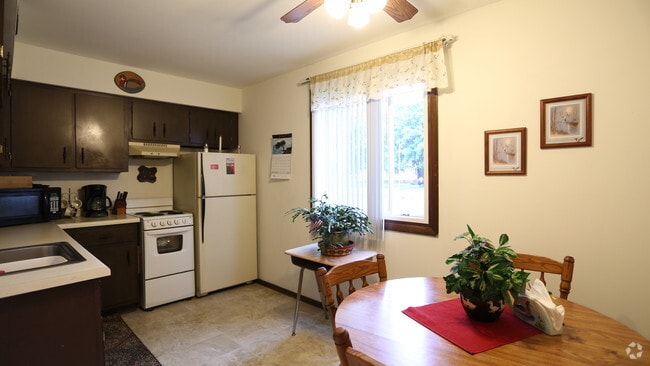 Kitchen - Royal Oaks