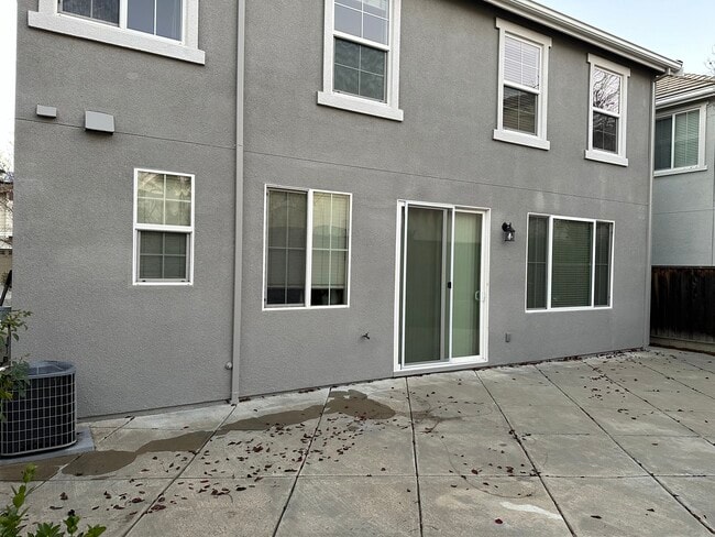 Building Photo - 2449 Milford Dr